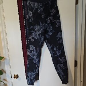 Reversible Floral Black Leggings